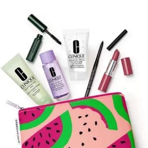 NEW. Clinique Dramatically Different Hydrating and Makeup 7 Piece Set